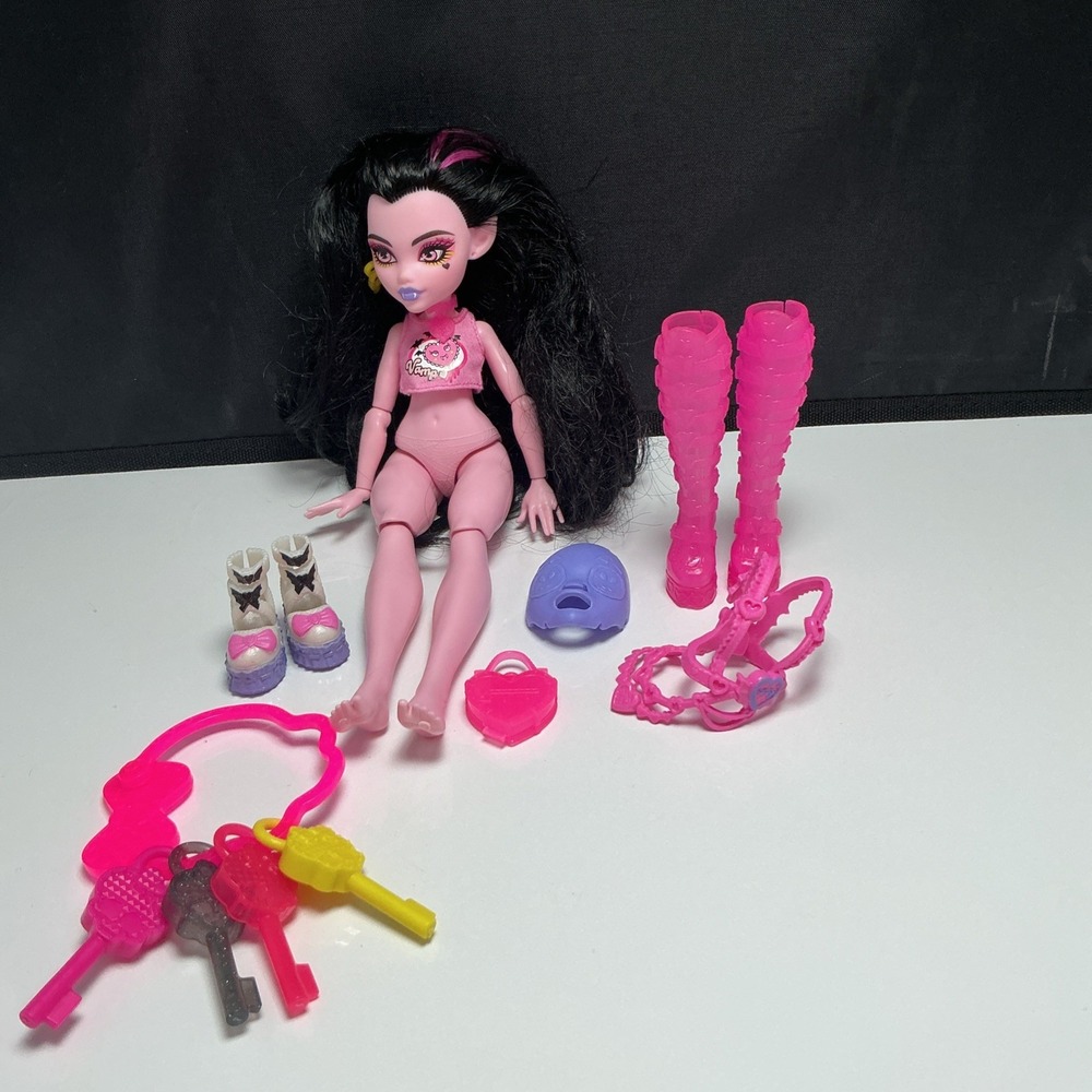 Monster High G3 Skulltimate Secrets Neon Frights Draculaura Doll Mostly Complete
